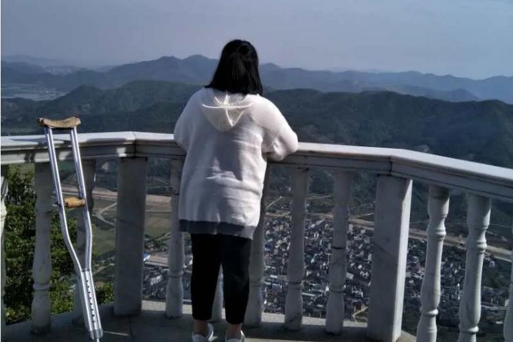 吳夢(mèng)佳，你真棒！雙腿殘疾女孩高考成績(jī)631分