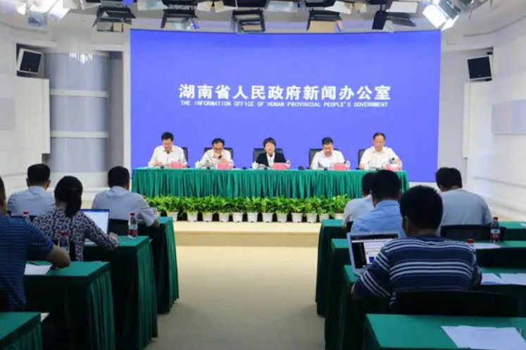 湖南省人大代表李麗：關(guān)愛殘疾人，首先得“掃除”空間障礙