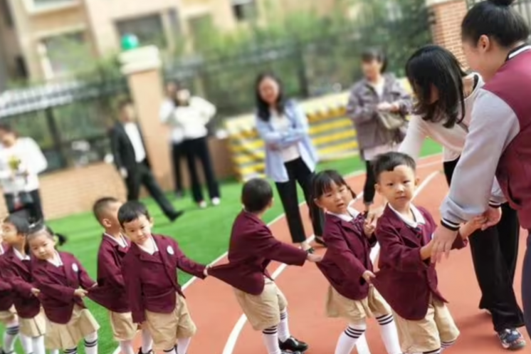 自閉癥孩子上「融合幼兒園」之前，首先搞清楚這2個問題
